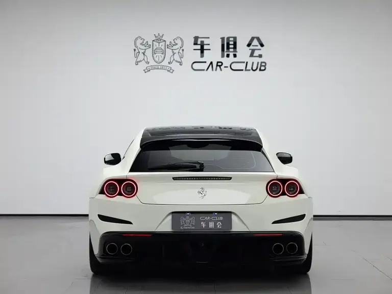 Ferrari GTC4 Lusso 3.9 T V8