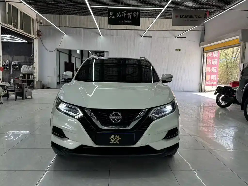 Qashqai Classic 2.0 L CVT XV+ Leading