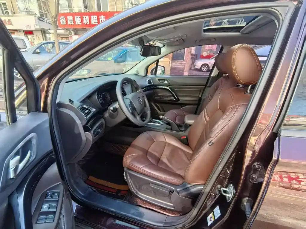 GAC Trumpchi GS4 传祺GS4 2016款 235 T G-DCT尊贵版