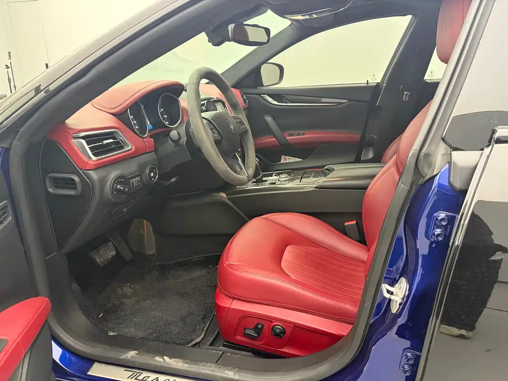 Ghibli 3.0 T Standard