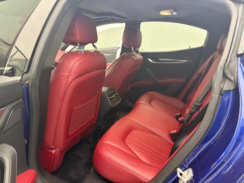 Ghibli 3.0 T Standard