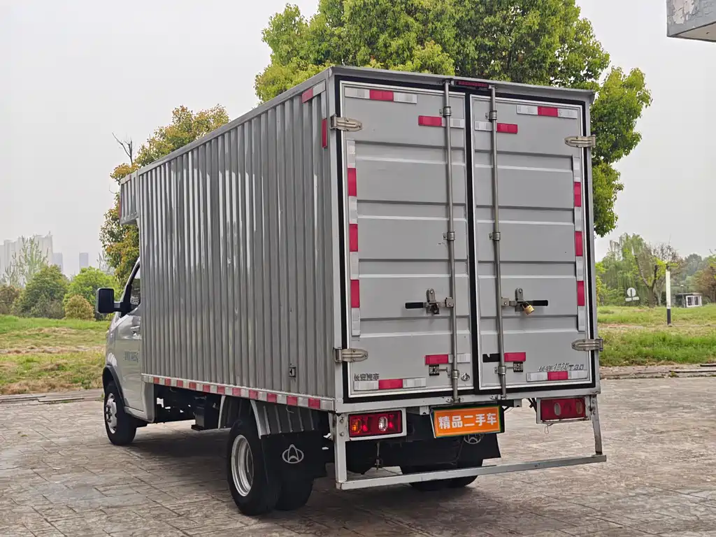 Changan Shenqi T30 长安神骐T30 2023款 1.6 L CNG单排3.6米钢板厢货舒适型DAM16 KRC