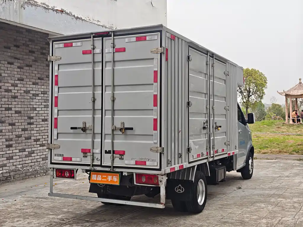 Changan Shenqi T30 长安神骐T30 2023款 1.6 L CNG单排3.6米钢板厢货舒适型DAM16 KRC