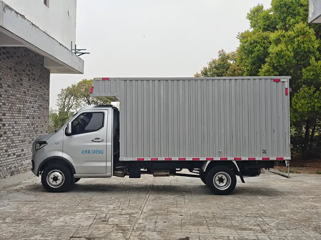 Changan Shenqi T30 长安神骐T30 2023款 1.6 L CNG单排3.6米钢板厢货舒适型DAM16 KRC
