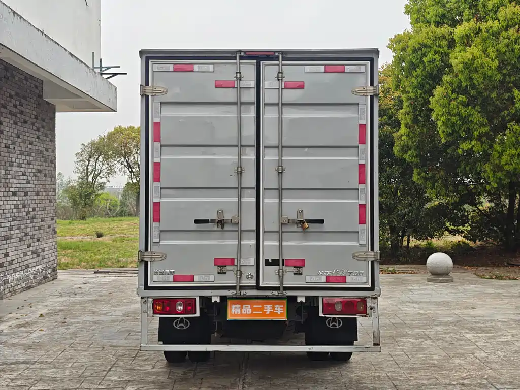 Changan Shenqi T30 长安神骐T30 2023款 1.6 L CNG单排3.6米钢板厢货舒适型DAM16 KRC