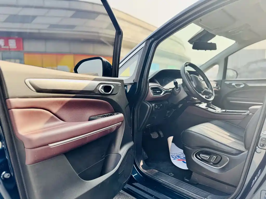 GAC Trumpchi M6 PRO 270 T DCT Luxury