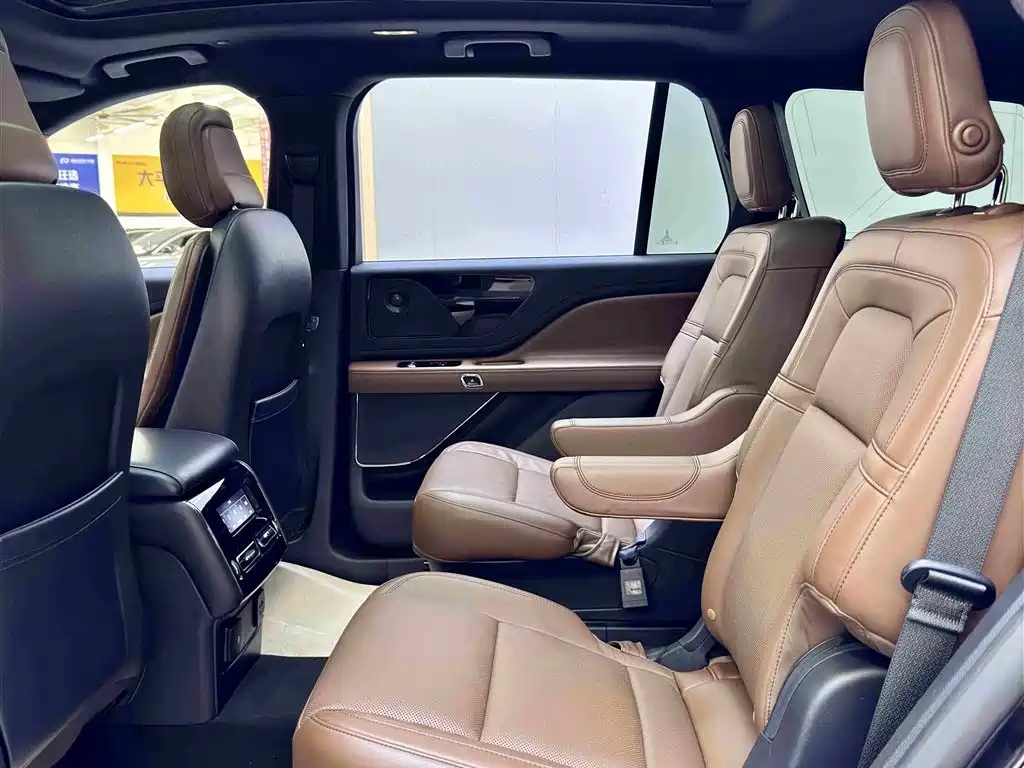 Aviator 3.0 T V6 4 WD Graceful