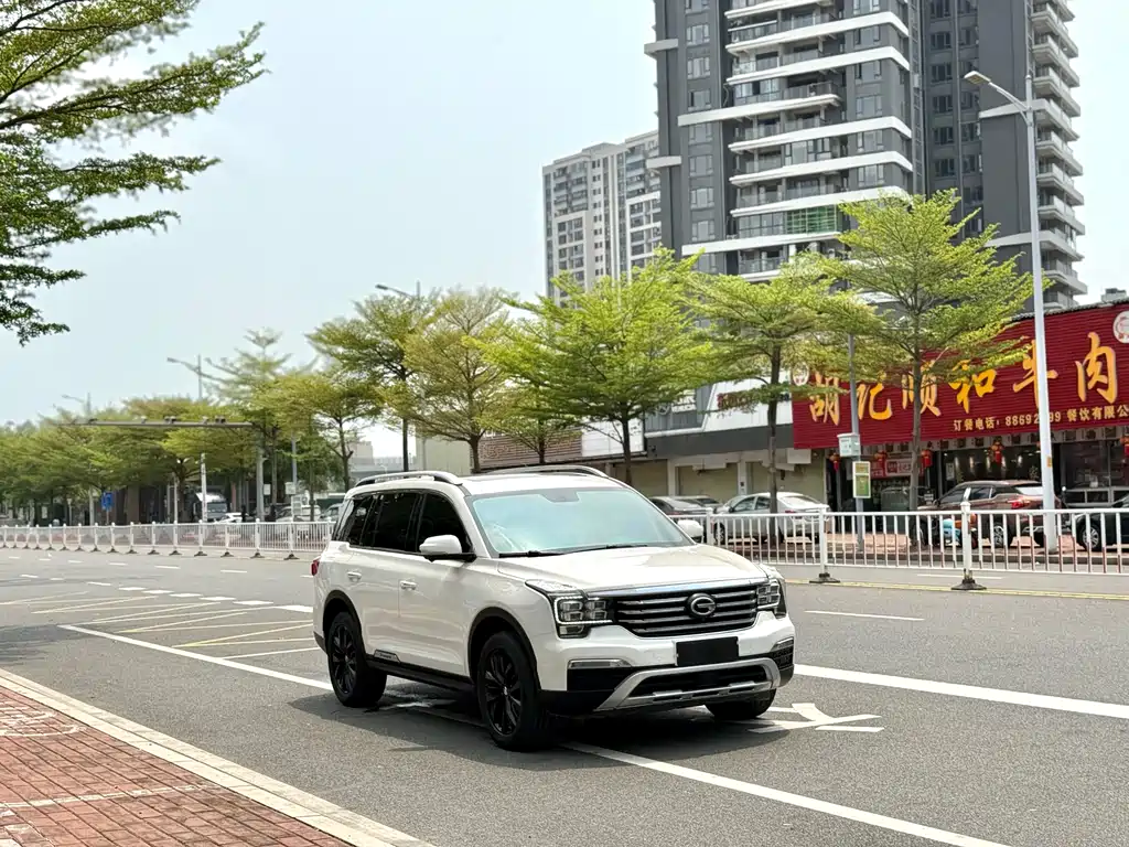 GAC Trumpchi GS8 320 T 2 WD Luxury Connected (7-seat)
