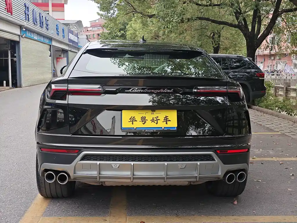 Urus 4.0 T V8