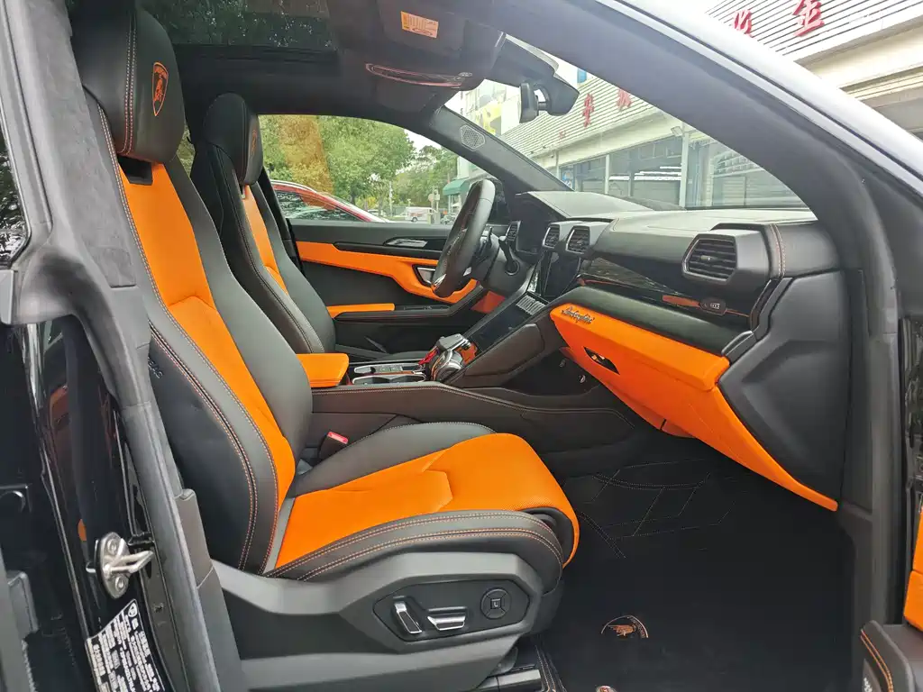 Urus 4.0 T V8