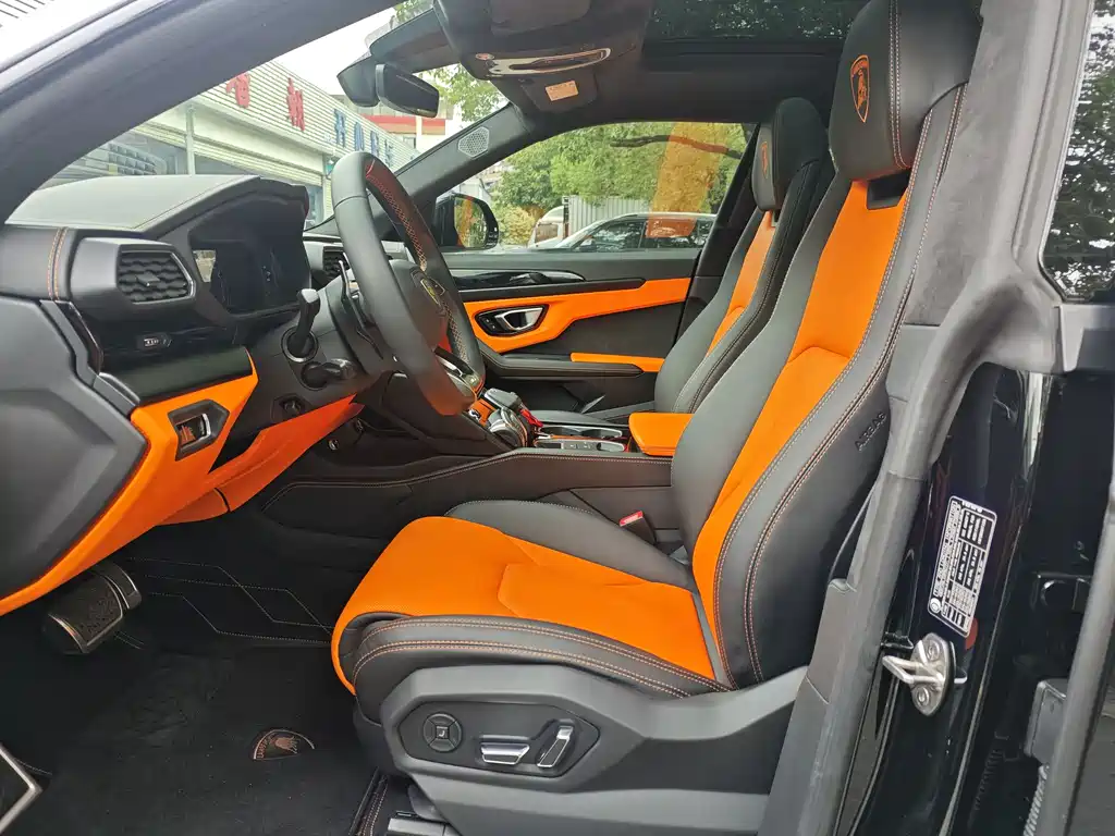 Urus 4.0 T V8