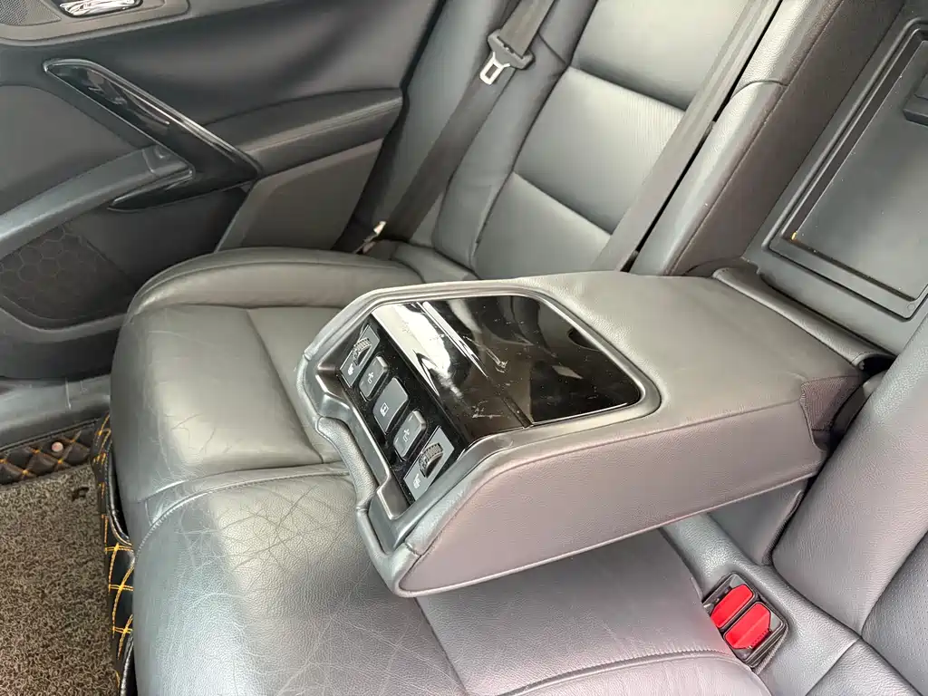 Peugeot 508 标致508 2012款 2.3 L 罗兰·加洛斯版