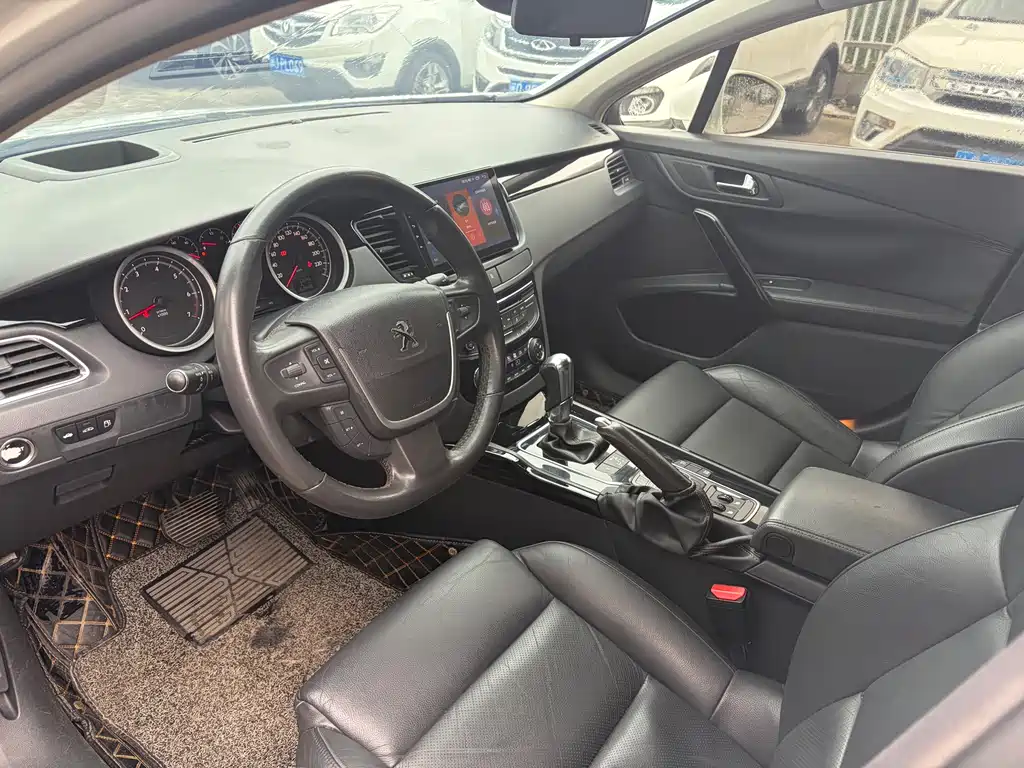 Peugeot 508 标致508 2012款 2.3 L 罗兰·加洛斯版