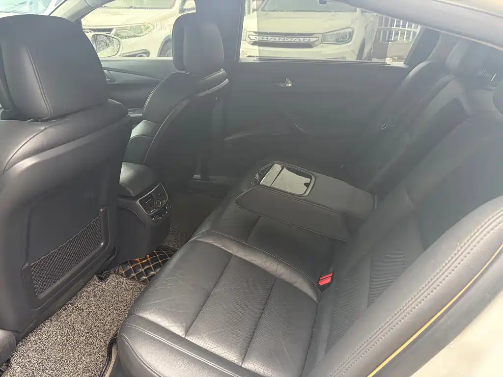 Peugeot 508 标致508 2012款 2.3 L 罗兰·加洛斯版
