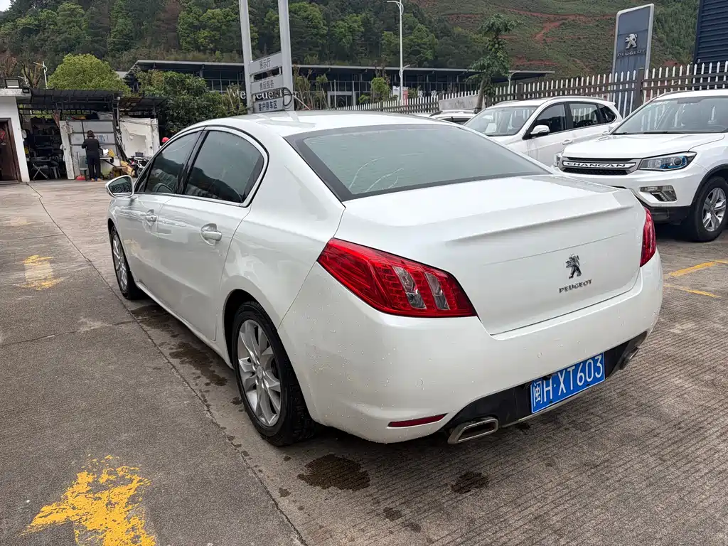 Peugeot 508 标致508 2012款 2.3 L 罗兰·加洛斯版