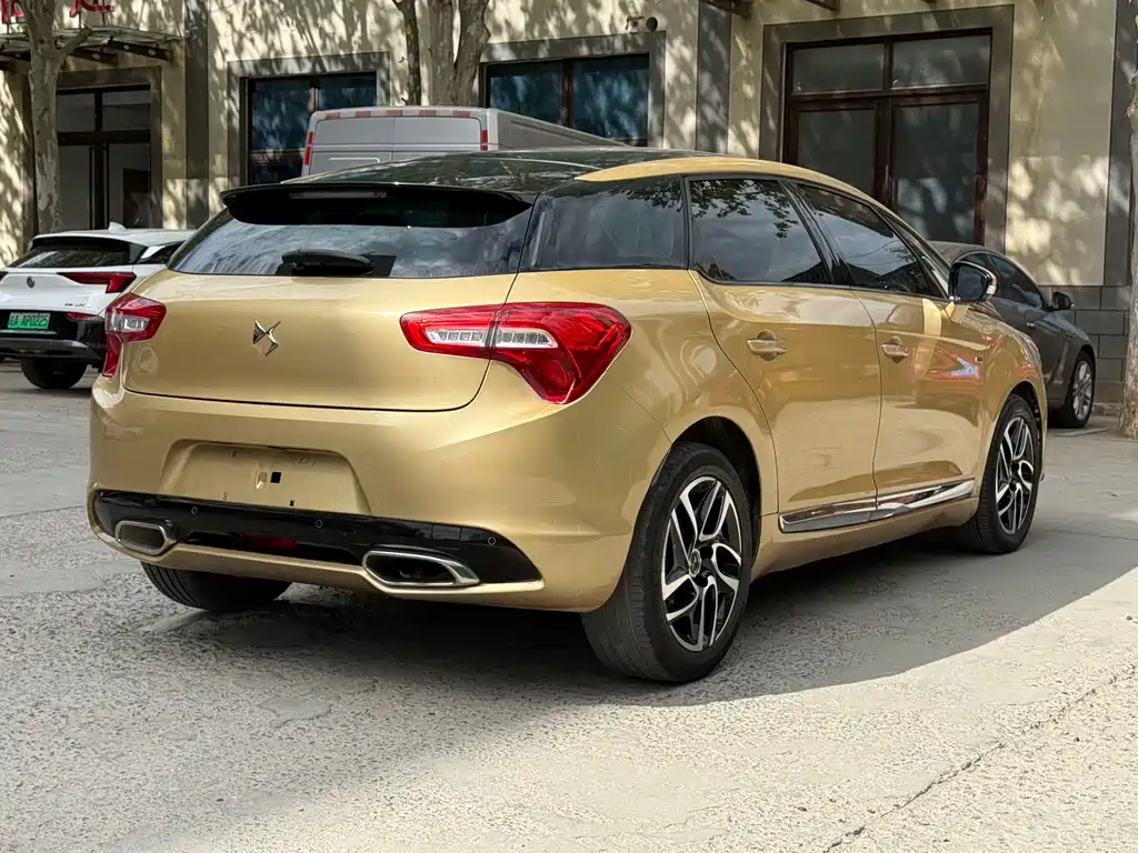 DS 5 1.6 T Luxury THP160