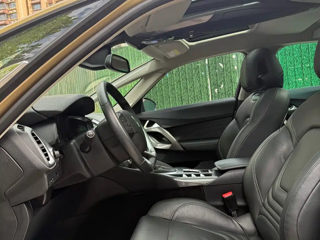 DS 5 1.6 T Luxury THP160