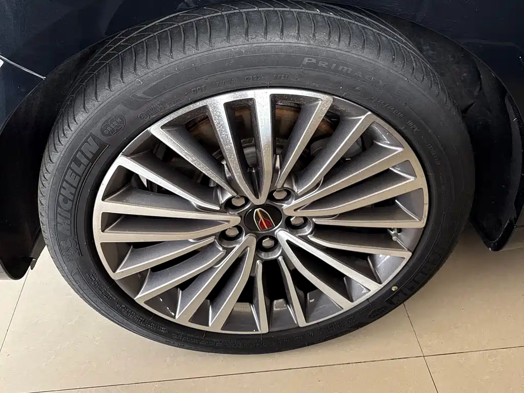 Hongqi H9 3.0 T Connected Flagship