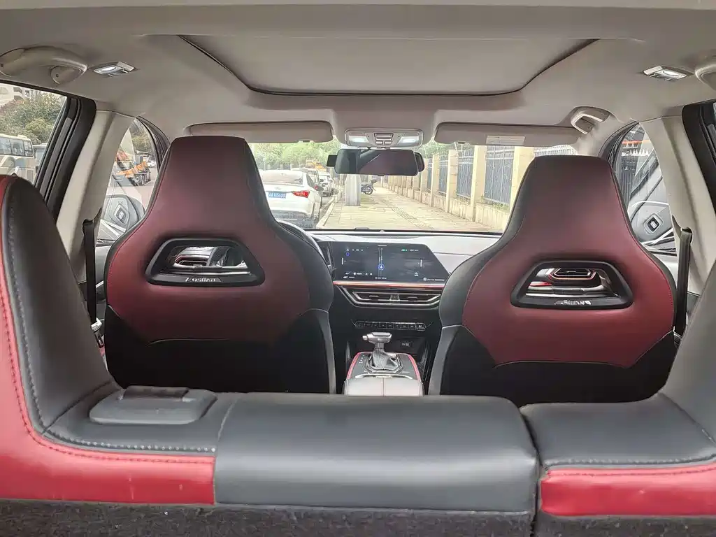 Changan Oshan X5 1.6 L CVT Distinguished