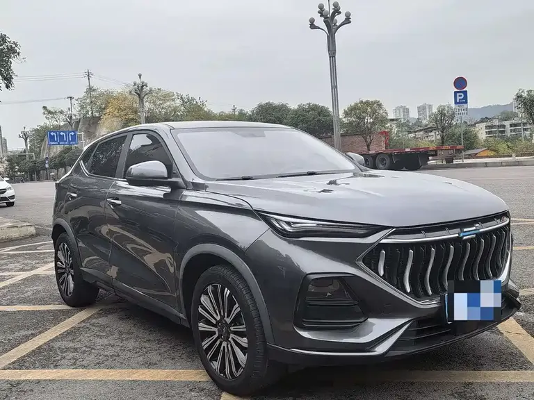 Changan Oshan X5 1.6 L CVT Distinguished