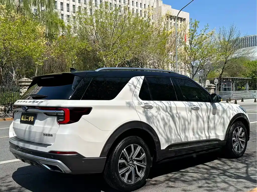 Explorer EcoBoost 285 4 WD Titanium 6-seat