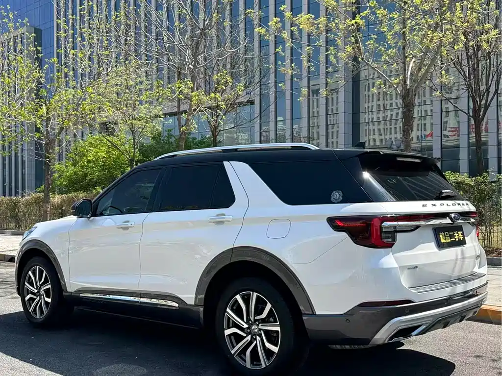 Explorer EcoBoost 285 4 WD Titanium 6-seat