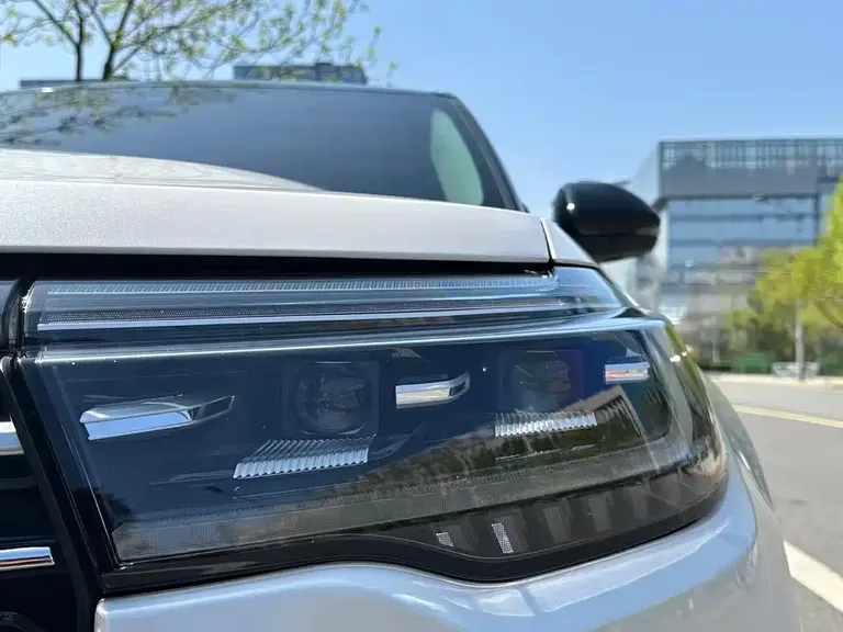 Ford Explorer EcoBoost 285 4 WD Titanium 6-seat