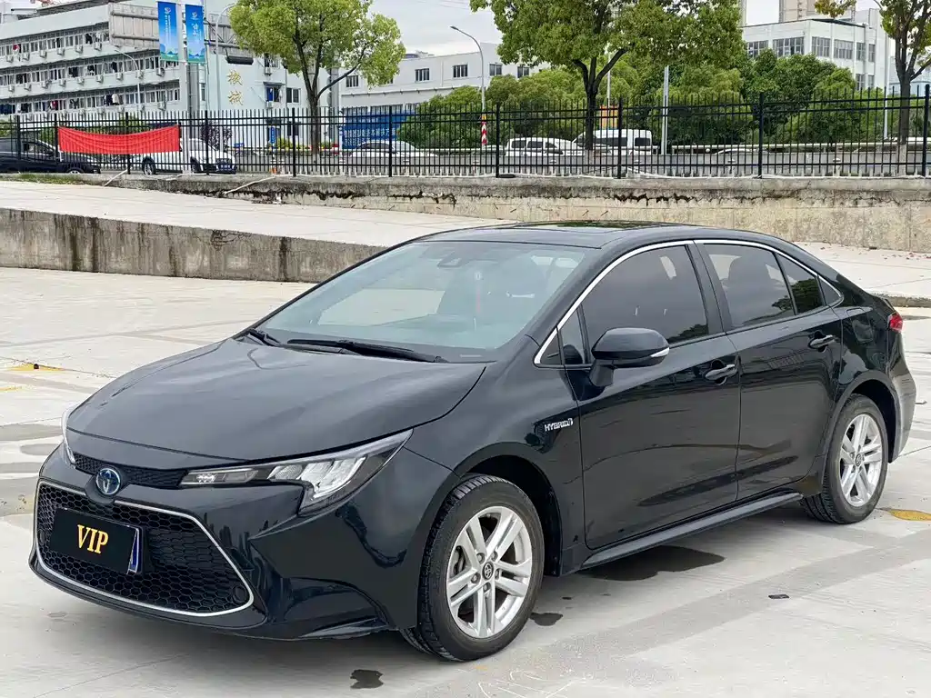 Levin Dual Engine 1.8 H E-CVT Luxury