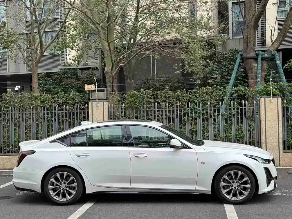 Cadillac CT5 Facelift 28 T Leading Sport