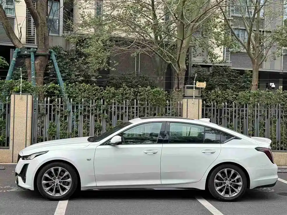 Cadillac CT5 Facelift 28 T Leading Sport