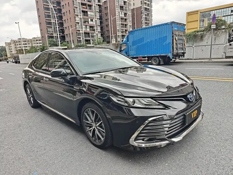Toyota Camry Dual Engine 2.5 HS Sharp Style
