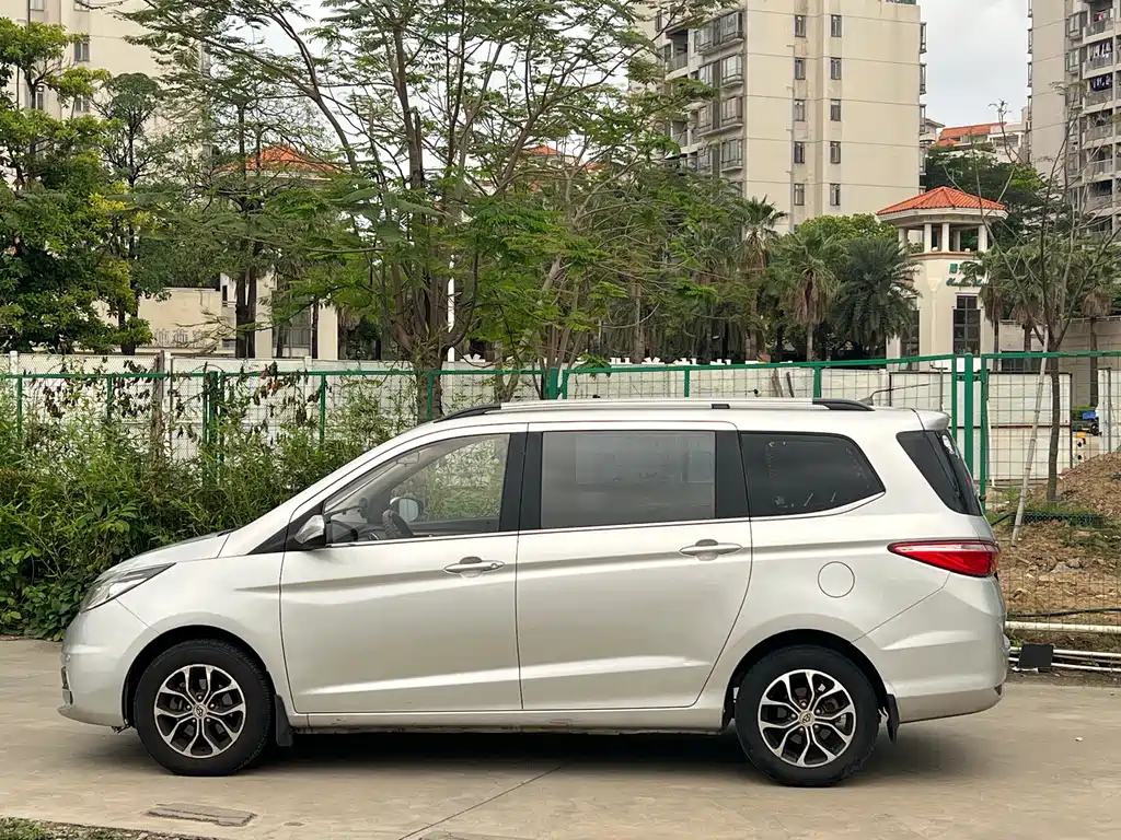 Changan Oshan A600 1.5 L Manual Luxury 7-seat