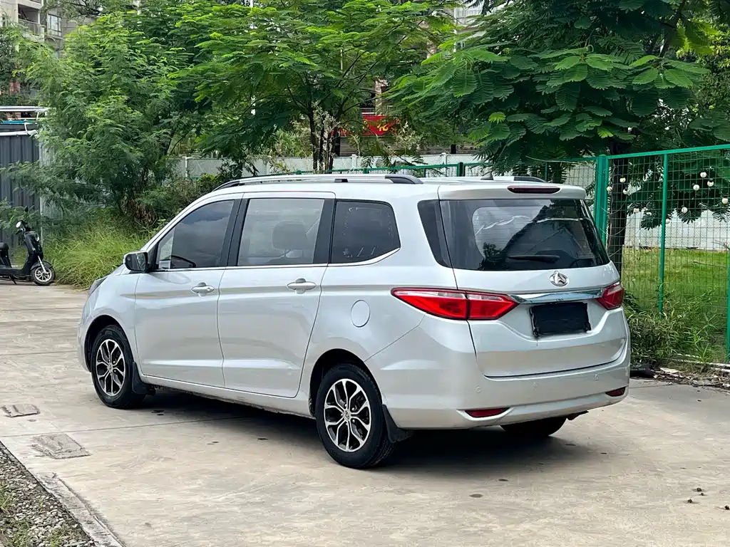 Changan Oshan A600 1.5 L Manual Luxury 7-seat
