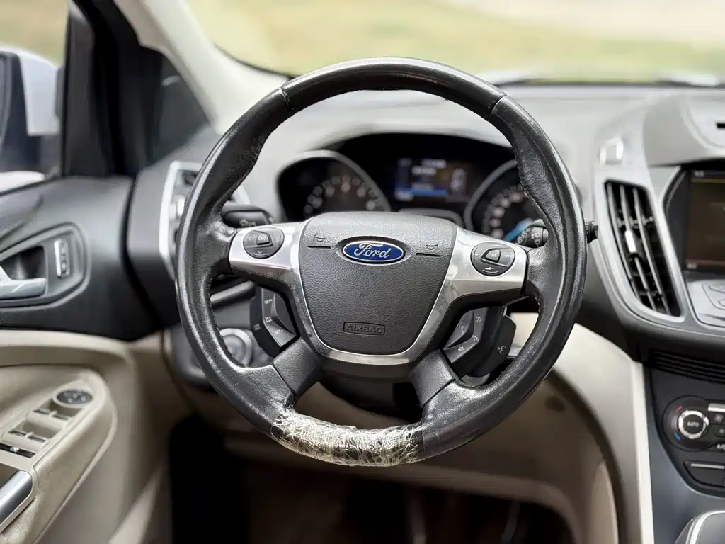 Kuga 2.0 L GTDi 4 WD Elite