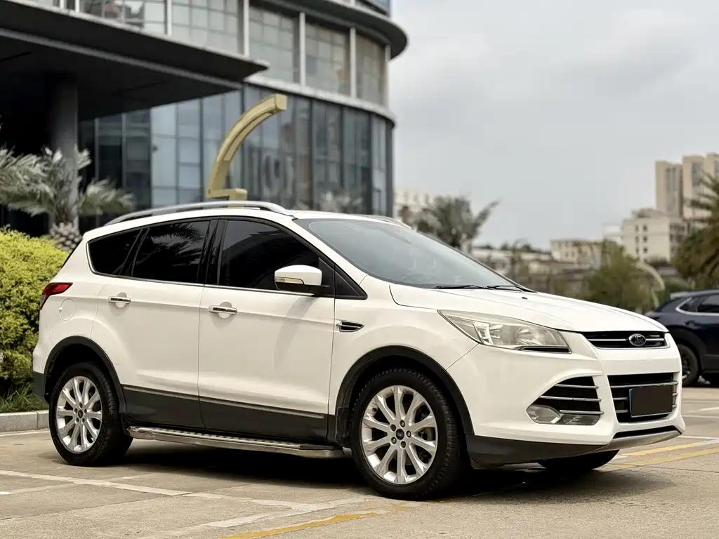 Kuga 2.0 L GTDi 4 WD Elite
