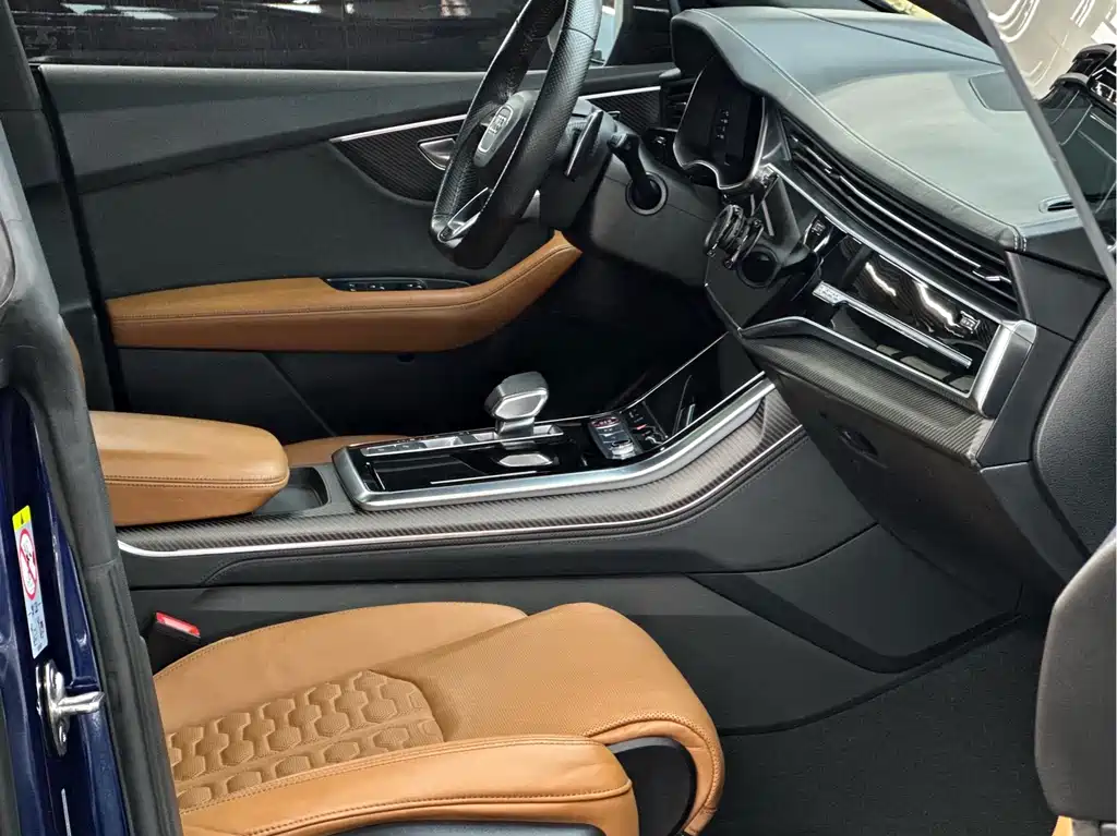 Audi RS Q8 奥迪RS Q8 2021款 RS Q8 4.0 T 尊享版