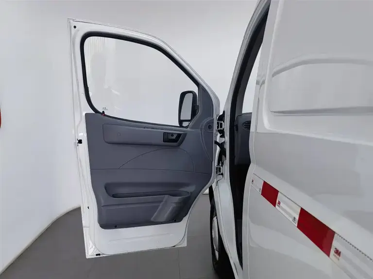 Maxus Xintu V80 2.5 T Manual Classic SWB Mid Roof 2 3-seat