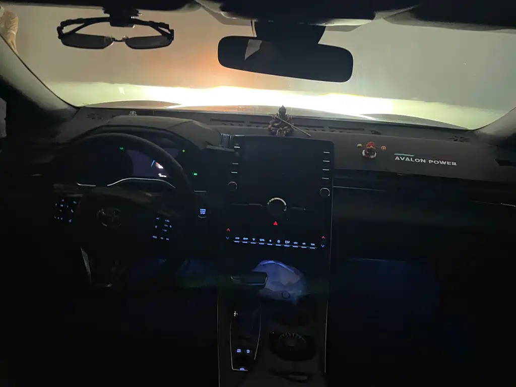 Avalon 2.0 L Luxury CN-VI