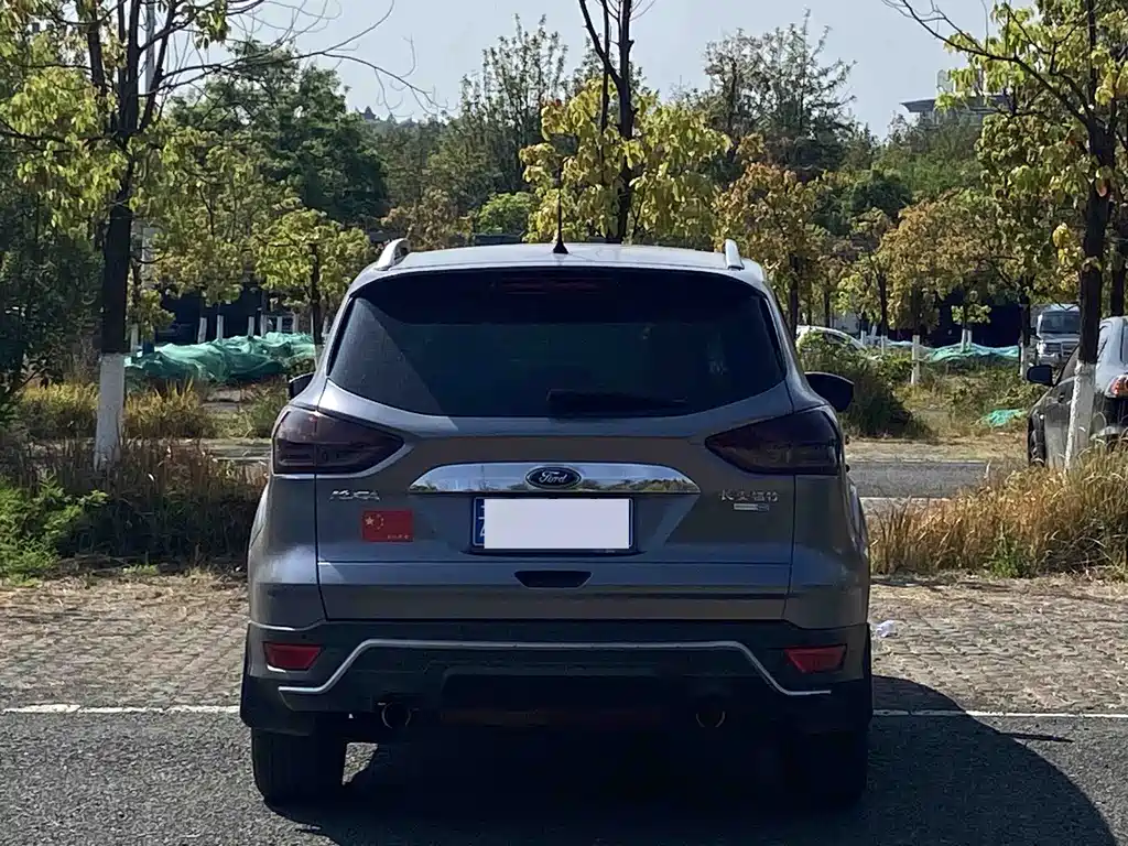 Kuga 1.5 L GTDi 4 WD Elite