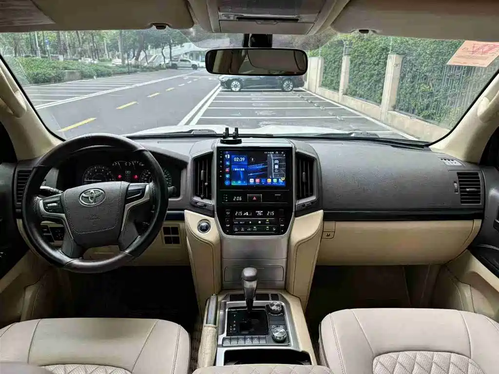 Land Cruiser (Import) 4.0 L V6 Middle East Base
