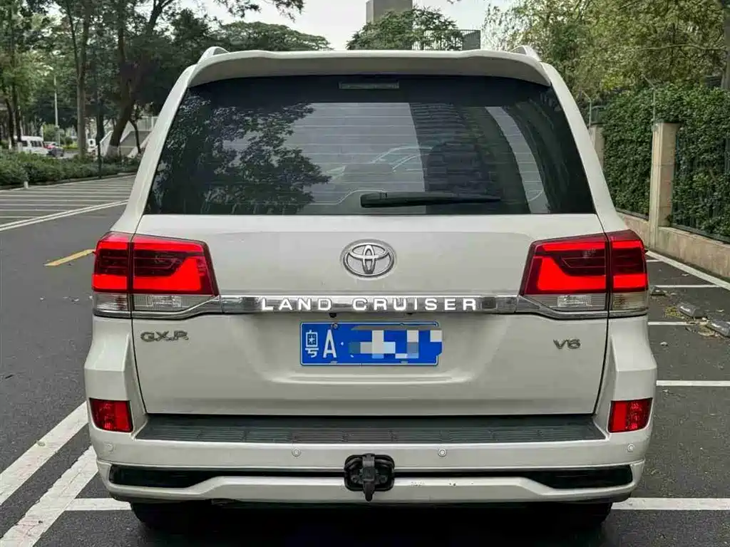 Land Cruiser (Import) 4.0 L V6 Middle East Base