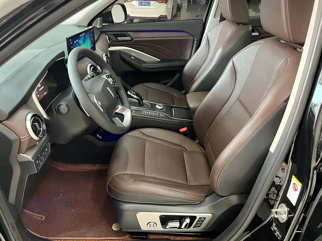WEY VV6 2.0 T 2 WD Smart Enjoyment +