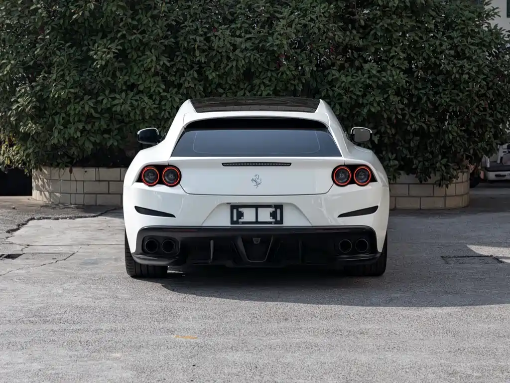 GTC4 Lusso 6.3 L V12