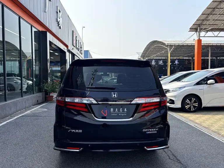 Honda Odyssey 2.0 L Sharp· Smart Enjoyment