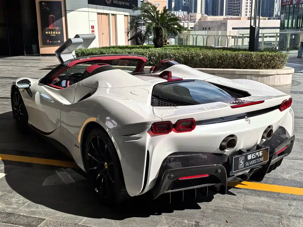 SF90 3.9 T V8 Spider