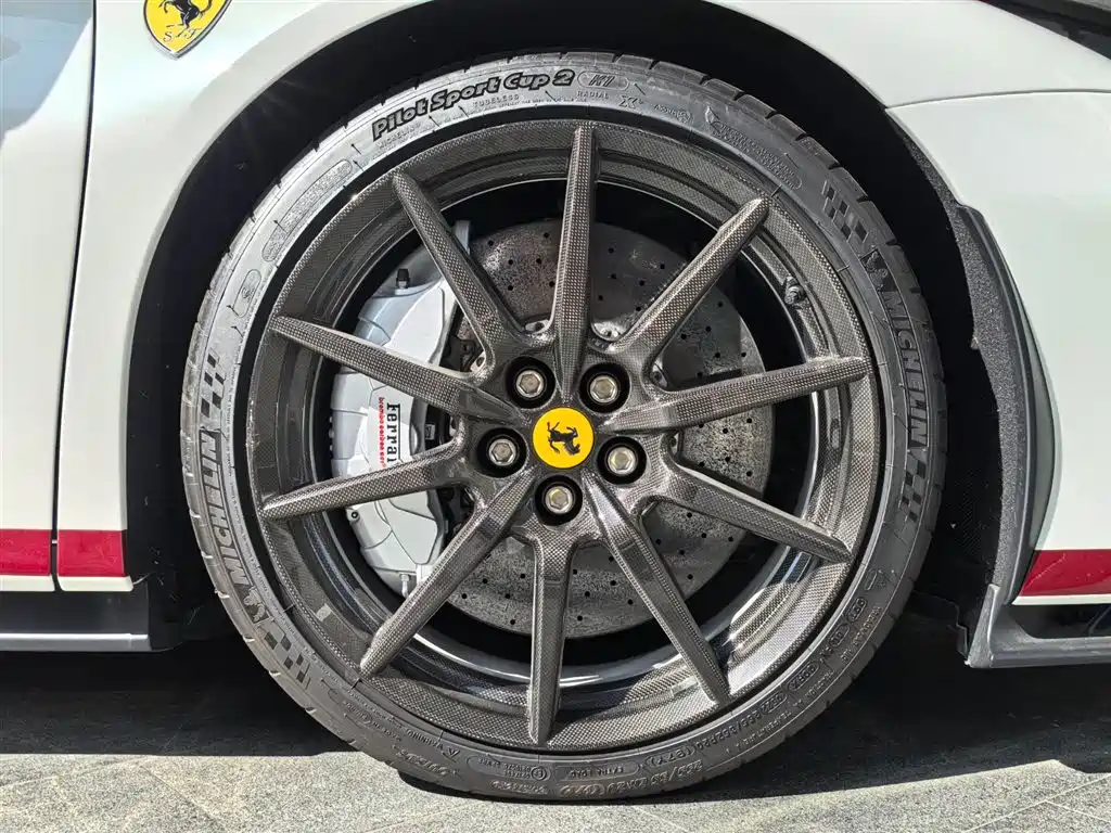 SF90 3.9 T V8 Spider