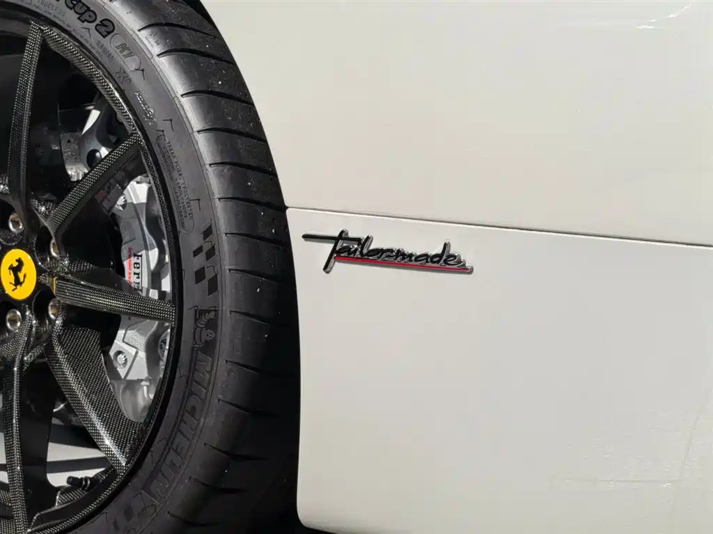 SF90 3.9 T V8 Spider