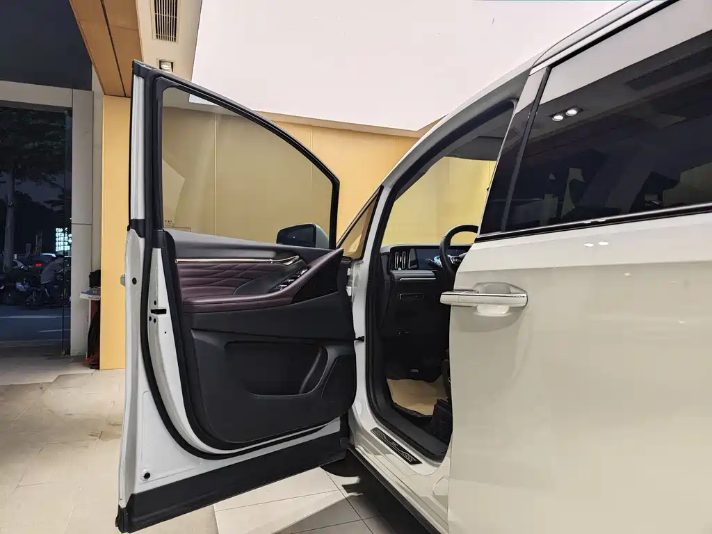 GAC Trumpchi M8 Master Series 400 T Supreme