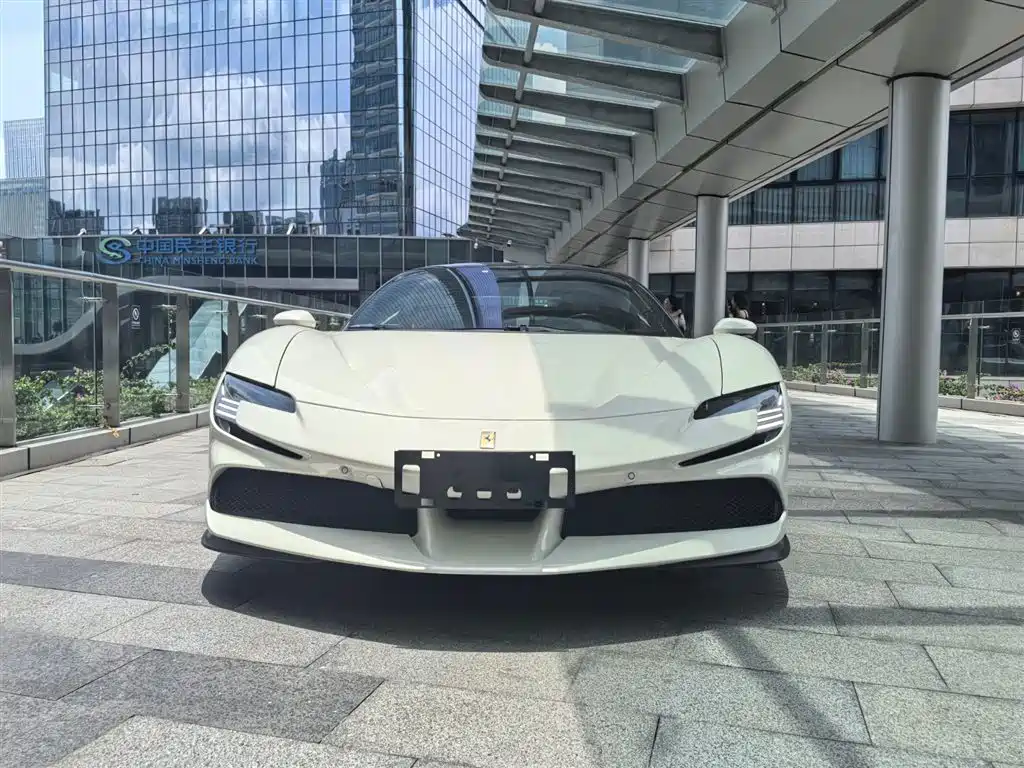 SF90 3.9 T V8 Stradale