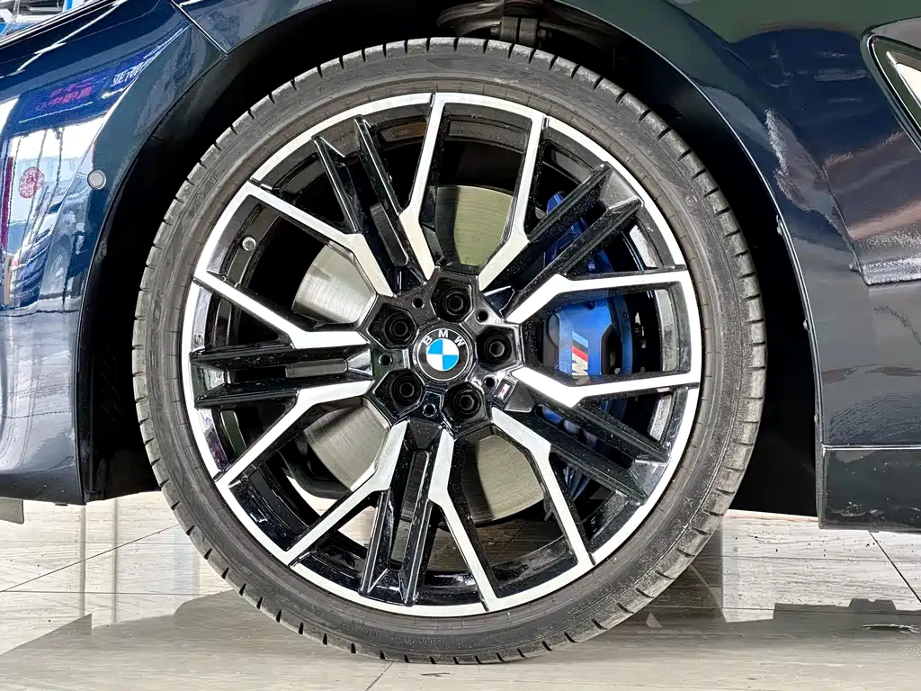 BMW 8 Series 840 i xDrive 4-door Coupe M Sport Package
